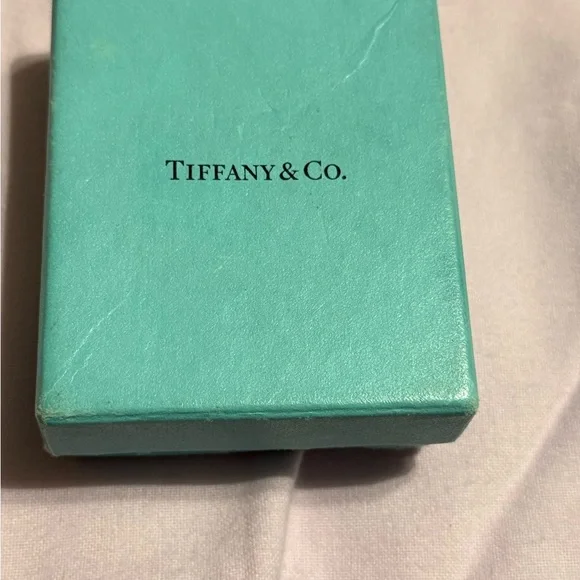 Tiffany & Co. Turquoise Gift Box - Picture 2 of 2